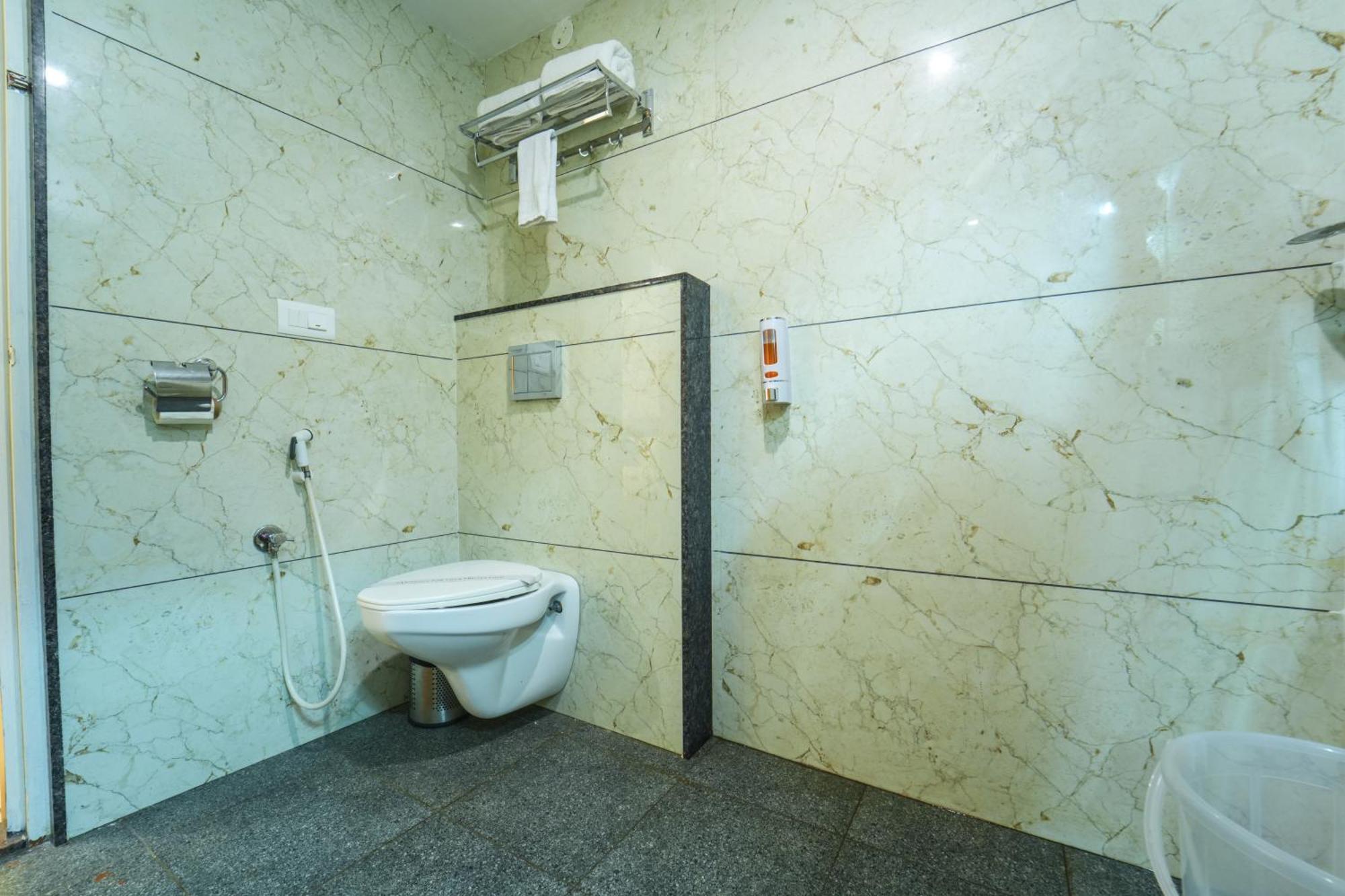 Signature Inn Chikmagalūr Екстериор снимка
